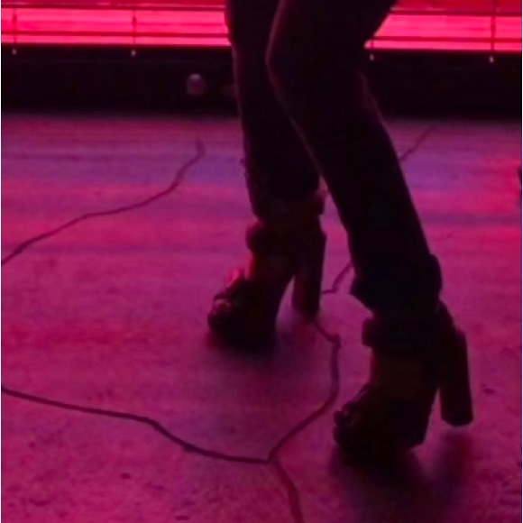 Chloe Taupe Leather Wood Heel Sandal 7 - Picture 8 of 8